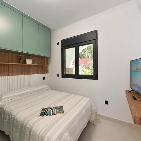 Villa Luxury With Sea View And Swimming Pool Up To 8 Persons Apv Paros Golden *